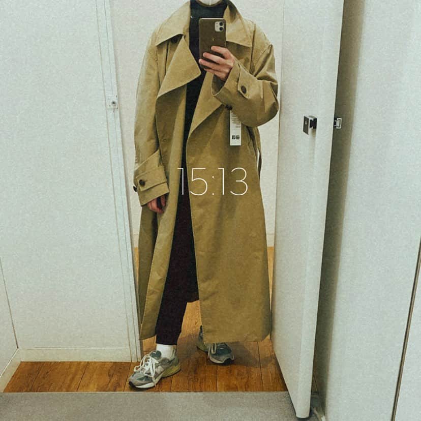 i_am_romikoのインスタグラム：「目的の物を見に来た❤︎ @uniqlo  最高の履き心地♡ #uniqlo#uniqlou#wトレンチ#wエアリズムジョガーパンツ #newbalance993」