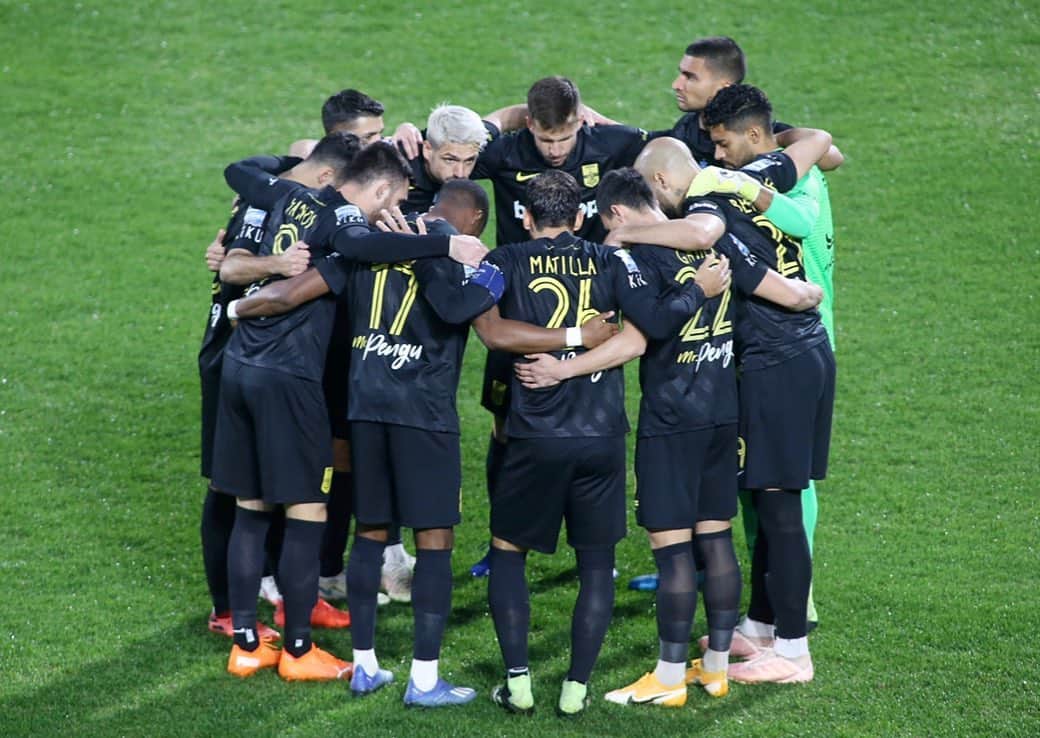 ヨアン・ベナルアンのインスタグラム：「Match day #alltogether」