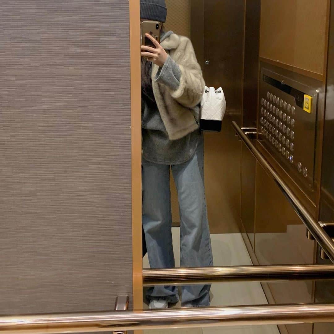 ユン・アラのインスタグラム：「김대범 귀빠진날 가서 생일빵 🤎기대🤎」