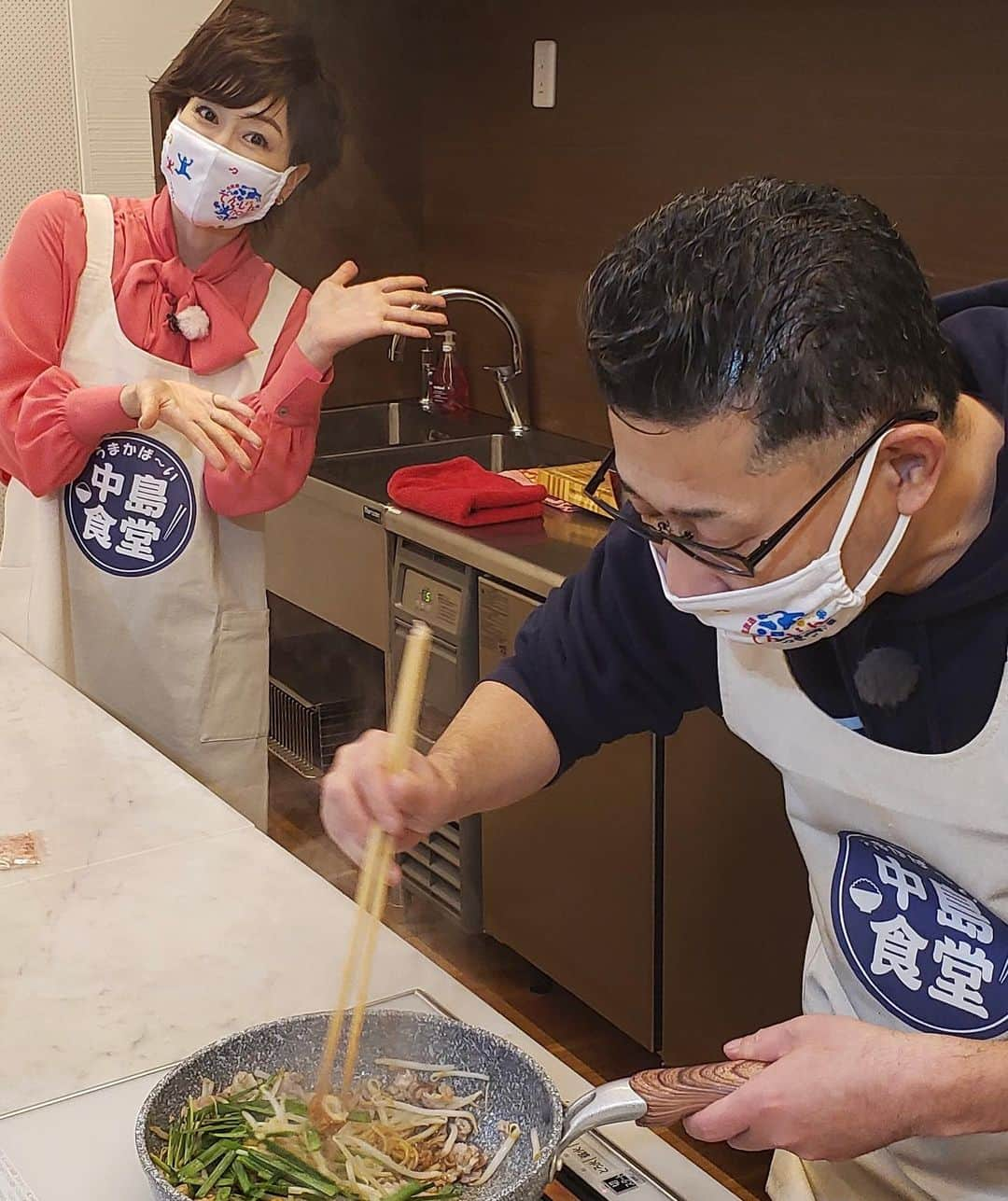 津野瀬果絵さんのインスタグラム写真 - (津野瀬果絵Instagram)「. 番組で中島さんが焼きそば、私はフルーツサンドを作りました🍓 . . #生放送てんじんNOW#お料理コーナー#うまかばーい中島食堂#焼きそば#フルーツサンド」1月23日 18時26分 - kaetsunose