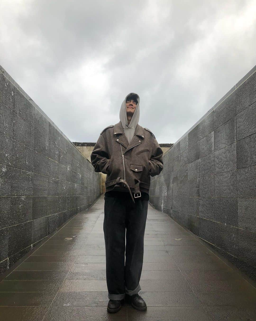 ゴニル（GEONIL）さんのインスタグラム写真 - (ゴニル（GEONIL）Instagram)「Rain  #driesvannoten」1月23日 18時33分 - ggeeoonnil