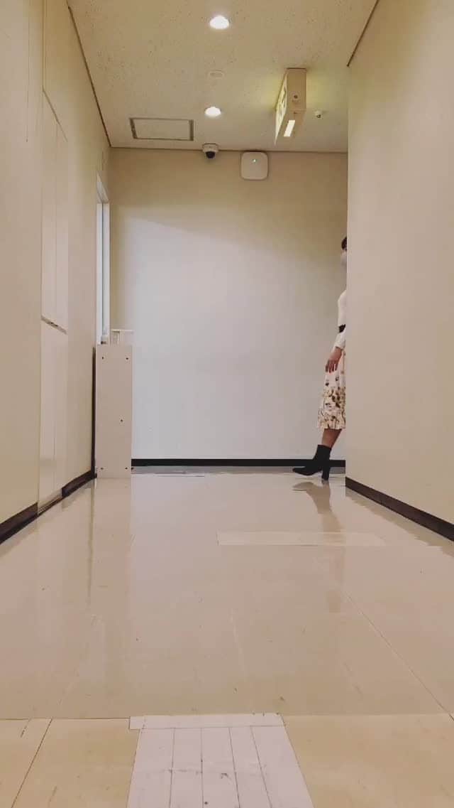 太田芳伸のインスタグラム：「【じわじわ笑える動画】 今週の新喜劇に出てる女性陣です。  新喜劇見に来てね～⤴️  #よしもと  #吉本新喜劇  #新喜劇 #太田芳伸  #金原早苗  #森田まりこ  #tiktok  #出来ないおじさん #リール #合間」