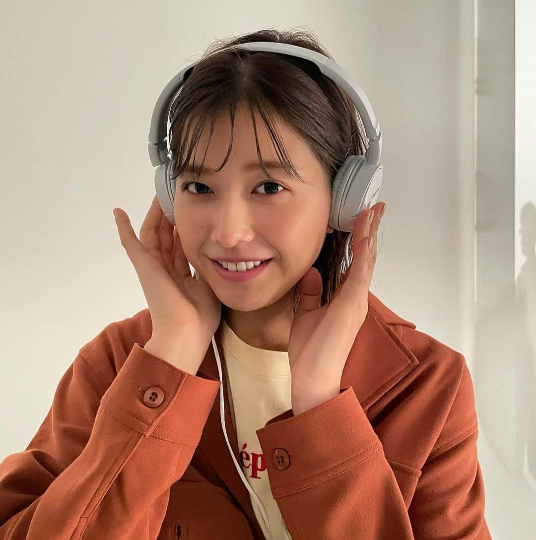 non-noさんのインスタグラム写真 - (non-noInstagram)「ネクストヒット企画からりっちゃんのヘッドホンスタイル🎧かわ〜〜🥰 ネクストヒット企画にはりっちゃんもたくさん出演してくれました☺️ ぜひご覧ください🎶  #nonno #nonno_magazine #渡邉理佐 #渡邉理佐推し #りっちゃん」1月23日 18時55分 - nonno_magazine