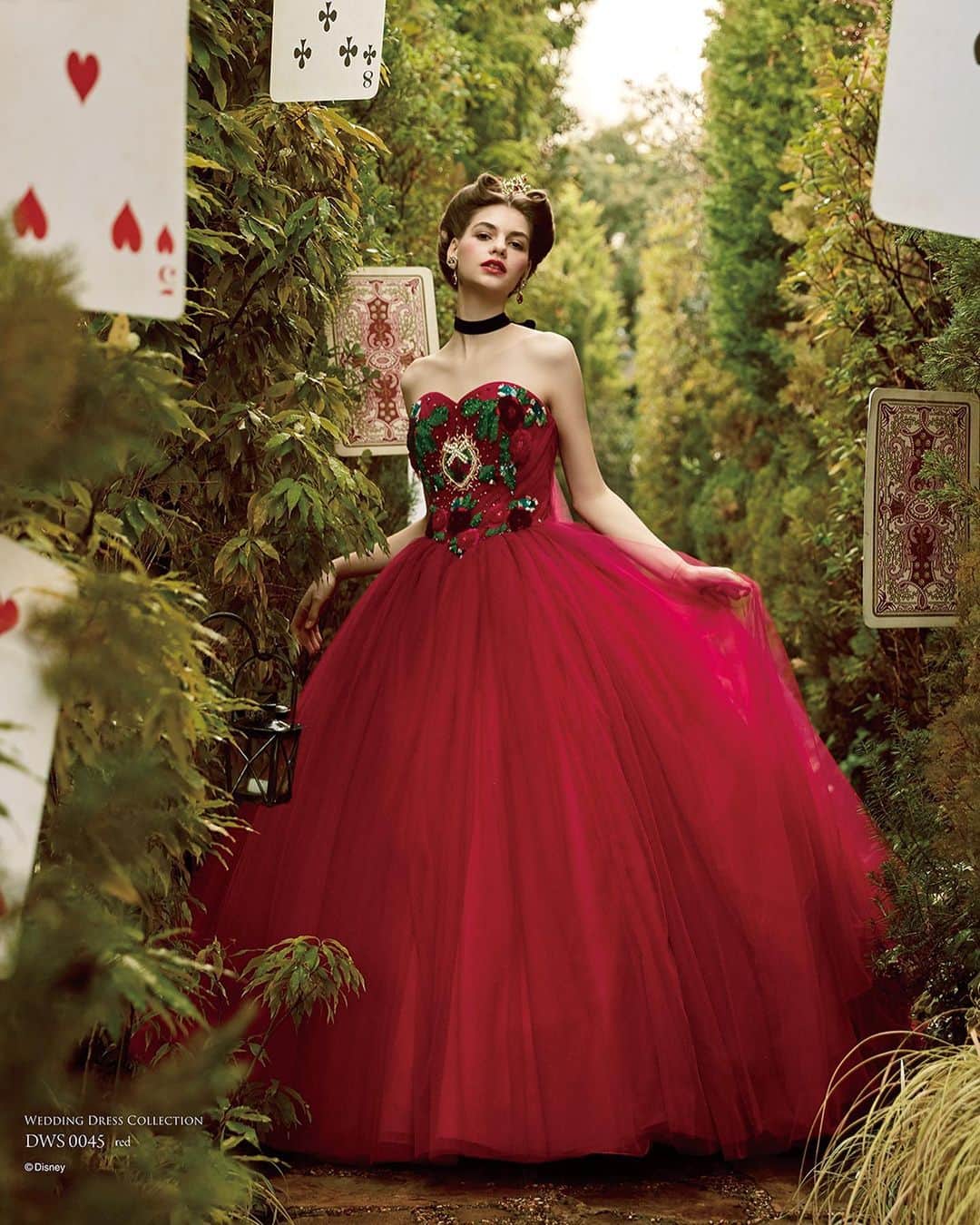 ACQUA　GRAZIE（アクア・グラツィエ）さんのインスタグラム写真 - (ACQUA　GRAZIE（アクア・グラツィエ）Instagram)「●DWS0045（red）﻿ トランプやバラの花など﻿ 『ふしぎの国のアリス』の世界観を表現した一着。﻿ ローズやハートのモチーフを贅沢にあしらい、﻿ 華やかででゴージャスな存在感のあるボリュームラインのドレスです。﻿ ﻿ #アクアグラツィエ #ACQUAGRAZIE﻿ #destinyline #デスティニーライン ﻿ #disney #disneyprincess﻿ #disney_weddingdresscollection�#wedding #weddingdress﻿ #dress #colordress﻿ #ディズニー #ディズニー_ウエディングドレスコレクション﻿ #ふしぎの国のアリス #alice #アリス ﻿ #カラードレス #花 #flower #バラ﻿ #ウェディングドレス #レッドドレス﻿ #ディズニードレス #結婚式 #結婚 ﻿ #プレ花嫁 #卒花嫁 #花嫁 ﻿ #クラウディア #kuraudia﻿ ﻿ ディズニーオフィシャルホテルへの持ち込みはご遠慮いただいております。﻿ ©Disney﻿ ﻿ ﻿ ﻿ ﻿ ﻿」1月23日 19時00分 - acquagrazie