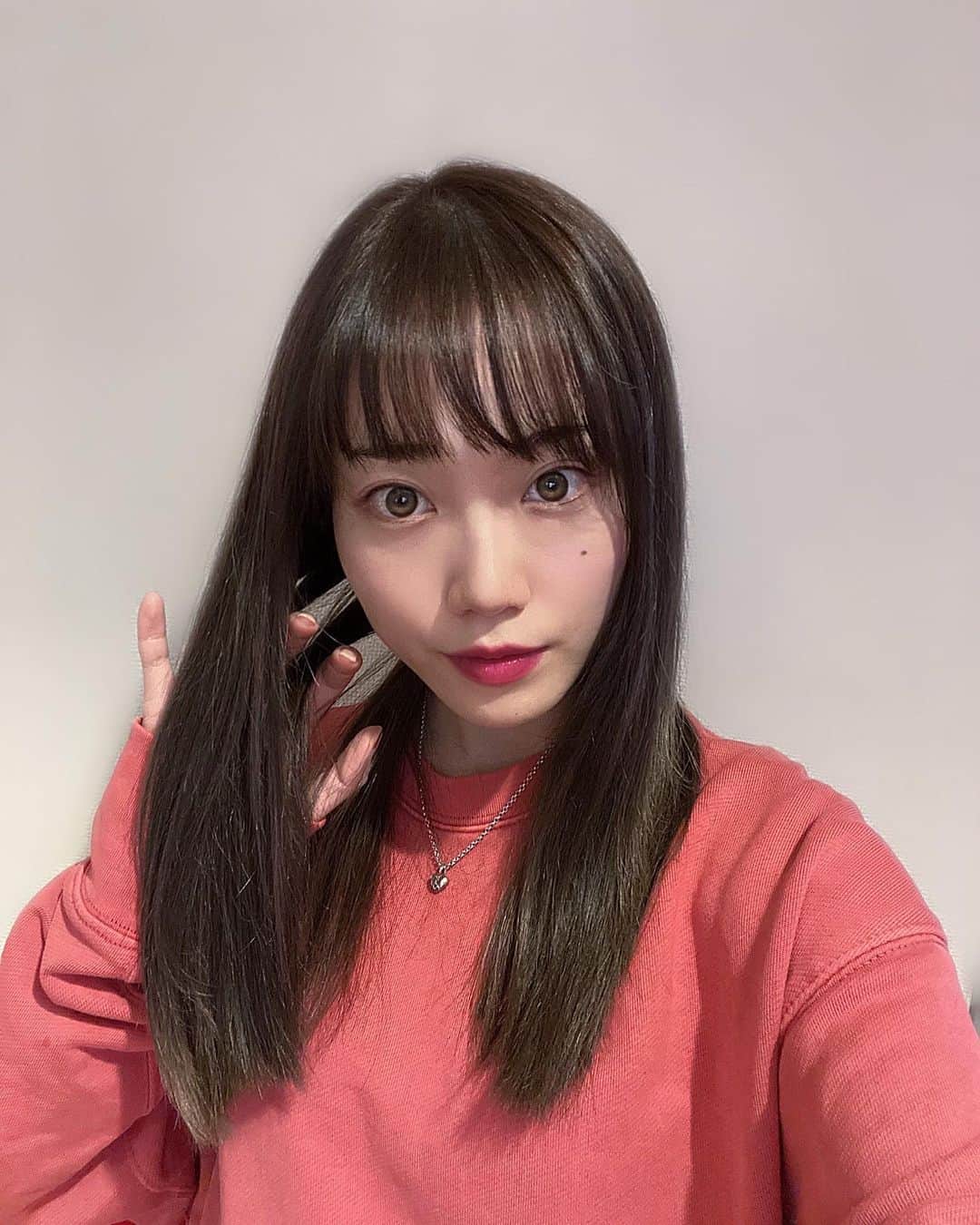 菜々香のインスタグラム：「NEW HAIR🦋🥀  暗め10cmかっと！  #haircolor#ヘアスタイル」
