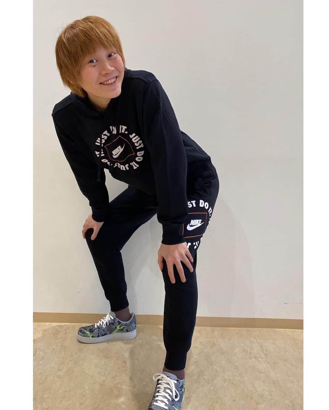 高田真希さんのインスタグラム写真 - (高田真希Instagram)「﻿ ナイキの上下オソロに新しいシューズ✔︎✔︎✔︎﻿ ﻿ かっちょいー😁✔︎﻿ ﻿ #nike」1月23日 19時21分 - maki_takada