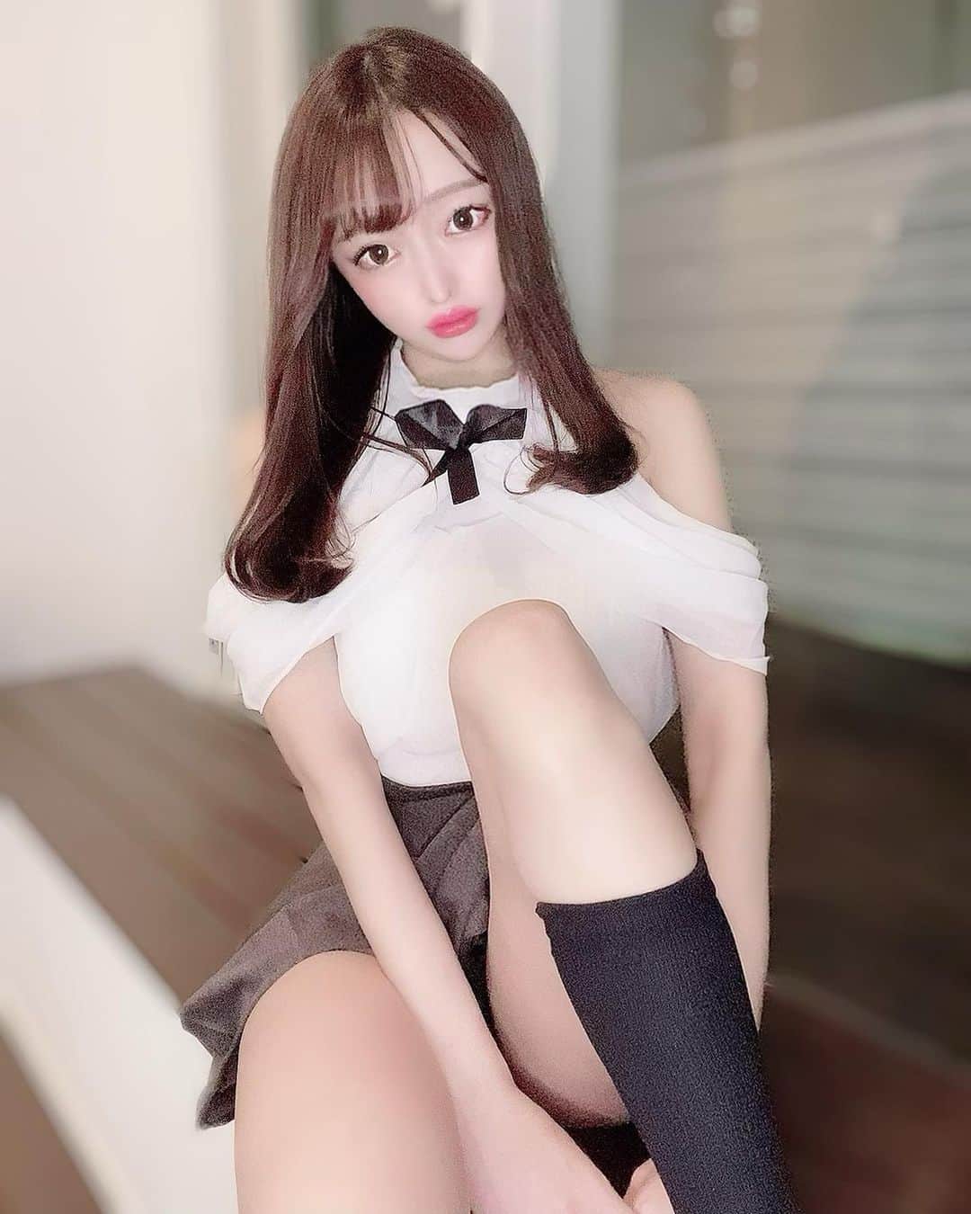 𝐒𝐀𝐘𝐀𝐊𝐀のインスタグラム：「今日は制服みたいな私服🐰💗  近々報告があるのだけど、フォロワー様の中で福岡だよ！って方どれくらいいますか？🥺💭 情報解禁まで暫しお待ちを🎉  #インスタグラビア #グラビア #gravureidoll #cosplay #portrait #beauty #japanesegirl #日本的 #漂亮 #可爱 #大波 #寫真偶像 #셀카 #셀피 #코디 #스타일링 #집콕#instagravure #sexy #sexyhot #pinupgirl #selfie #萌  #脚フェチ #彼女感 #彼女の私生活 #おうちグラビア」
