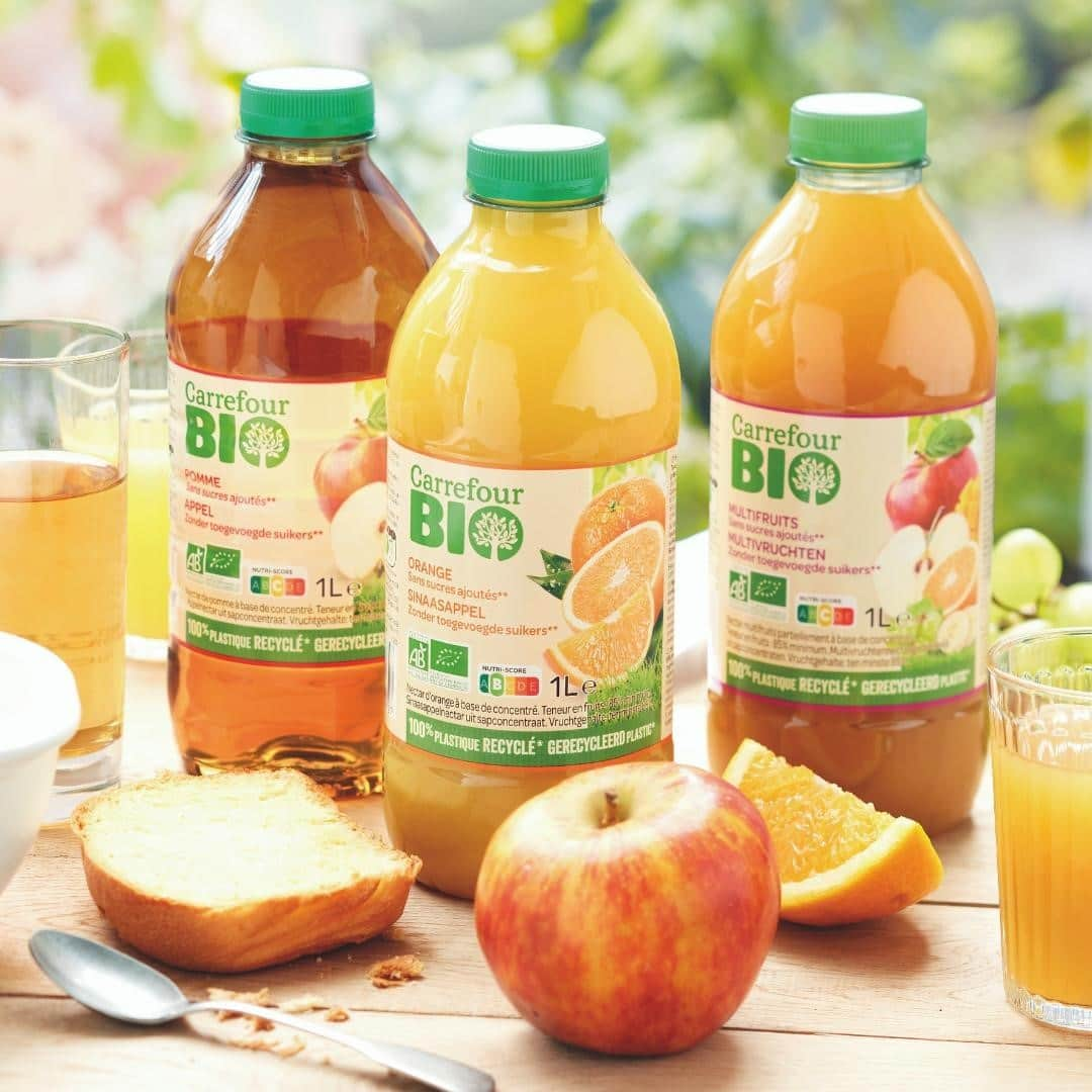 Carrefour Franceさんのインスタグラム写真 - (Carrefour FranceInstagram)「Un bon jus de fruits Carrefour Bio c'est bien ! Mais dans une bouteille en plastique 100% recyclé c'est encore mieux ! ♻  Alors faites-vous plaisir avec un jus d'orange 🍊, de pomme🍏 ou multifruits  bon pour vous et pour la planète. 🌍  #jus #recyclage #food #actforfood #Carrefour」1月23日 19時30分 - carrefourfrance