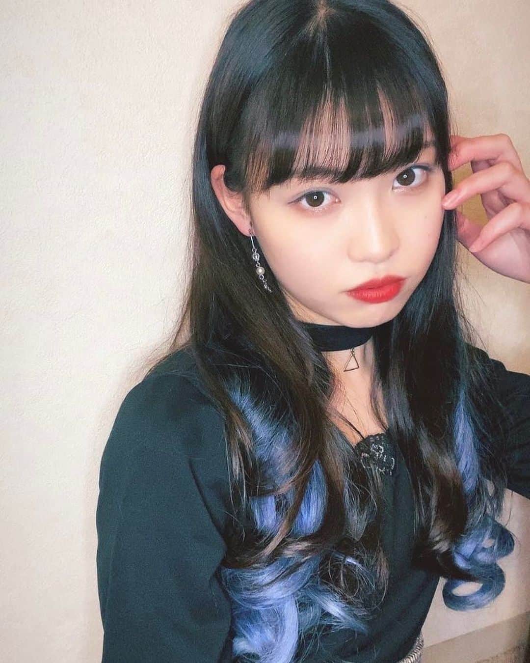 赤山明日香のインスタグラム：「青〜🖤」