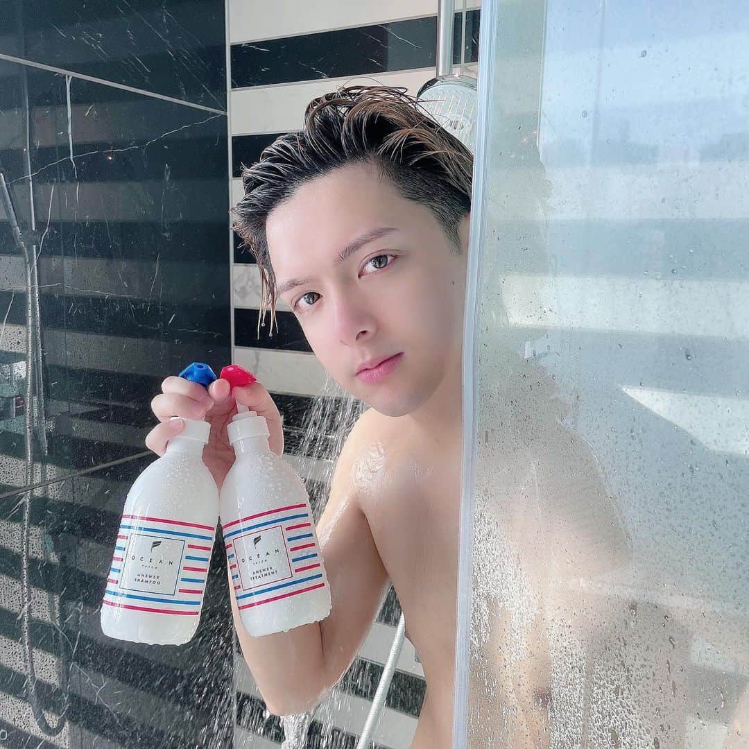 のインスタグラム：「. バスタイム〜🛁 . . 最近使い始めた、 OCEAN TOKYOのアンサーシャンプーなんだけど泡立ちがすごくいいし、香りもすごく良い匂い✨ . ゆりなも良い匂いって使ってて女の子にもおすすめだね🎶 . . #oceantokyo #アンサーシャンプー #シャンプー #PR」