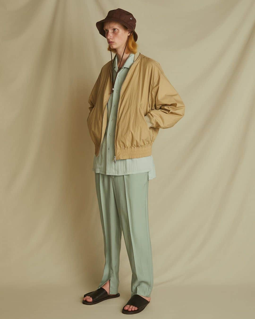 ウィザードのインスタグラム：「2021 SPRING SUMMER COLLECTION “SCREAMING LIFE"  ・SAFARI HAT ・BOMBER JACKET ・DRAPE EASY TROUSERS  OFFICIAL WEB STORE  https://wizzard.stores.jp/  #wizzard_fac #wizzard #fashion #tokyofashion #streetfashion #fashionphoto #designersbrand #domesticbrand #mensfashion #2021ss #ウィザード #ボンバージャケット #ブルゾンコーデ  #スラックス  #サファリハット  #ファッションブランド  #メンズファッション」
