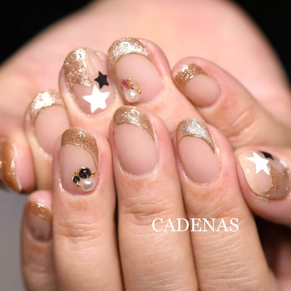 Yuka Maeda ::manicurelistのインスタグラム：「. . Salon data▼ ＝＝＝＝＝＝＝＝＝＝＝＝＝＝＝＝＝＝＝＝ . CADENAS -nail eyelash salon- ●Nail artist  @yuka.maeda  @yuki_cadenas ●eyelash　@cadenaseyelash  ゲストに愛と感動を…♡ . 【 LINE ＠cadenas 】 ご予約/お問い合わせはLINEよりお気軽に🤲 ▶︎▶︎#cadenasnail デザインアップしてます♡  price…★⭐︎Instagram特別キャンペーン中⭐︎★ . 「インスタ見たよ👀」と LINEからご予約で特別プライス7500円！！ . ※ご新規様限定 ※キャラクターや特殊なエレメント等のみ 別途料金いただく場合ございます🙇🏻‍♀️ . . price…初回8000円（オフ込み） access…大阪市北区堂山町16-1  中崎町駅  徒歩5分 /  梅田駅  徒歩6分 . tel… 06-4792-8617 ＝＝＝＝＝＝＝＝＝＝＝＝＝＝＝＝＝＝＝＝ . . .  #中崎町ネイルサロン #梅田ネイルサロン #大阪ネイルサロン #関西ネイルサロン #インスタネイル #instanails #instanail #トレンドネイル #ネイルサンプル #フレンチネイルデザイン  #ネイルブック #フレンチネイル #ネイルチェンジ #今月のネイル #にゅーねいる #冬ネイル #スターギャラクシーネイル  #ネイル大好き #ベージュネイル #ネイル部 #女子力向上委員会 #女子力 #女子力ネイル #マグネットネイル #frenchnails  #ニューネイル  #ナノソル #ナノソルcc  #ナノソル販売店大阪」