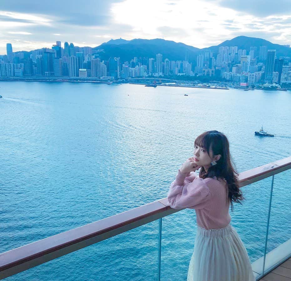 キアナのインスタグラム：「🌊🌊🌊」