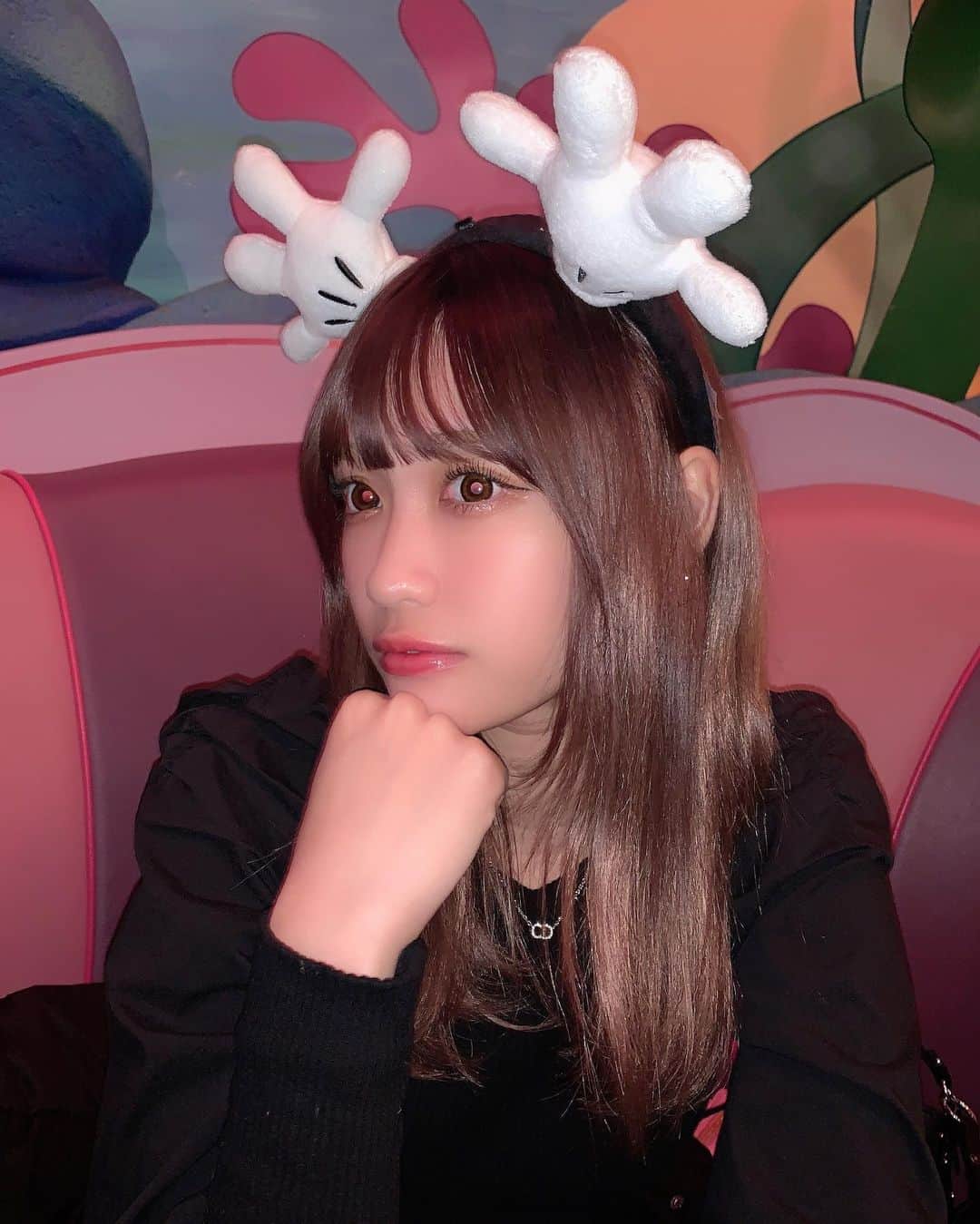 のインスタグラム：「. ディズニー投稿そろそろしつこいよね、わかる🎶 外カメフラッシュしか勝たん🎶 まつげはパリジェンヌです！！おすすめ！ビューラー絶対戻れない！」