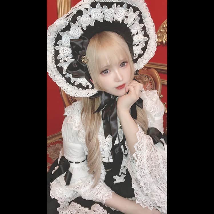 赤木クロのインスタグラム：「ロリィタ🖤 BABYさんのエリザベスJSK  、 、 、 、 、 、 、  #anime #animegirl #animejapan #animeworld #japan #japanesegirl #日本  #comic #cos #cosplay #cosplayer #cosplaygirl #cosplayers #コスプレ #コスプレイヤー  #gravure  #lingerie  #일본여자 #코스프레 #그라비아 #角色扮演遊戲　#lolita #lolitafashion #ロリィタ #ロリィタファッション」