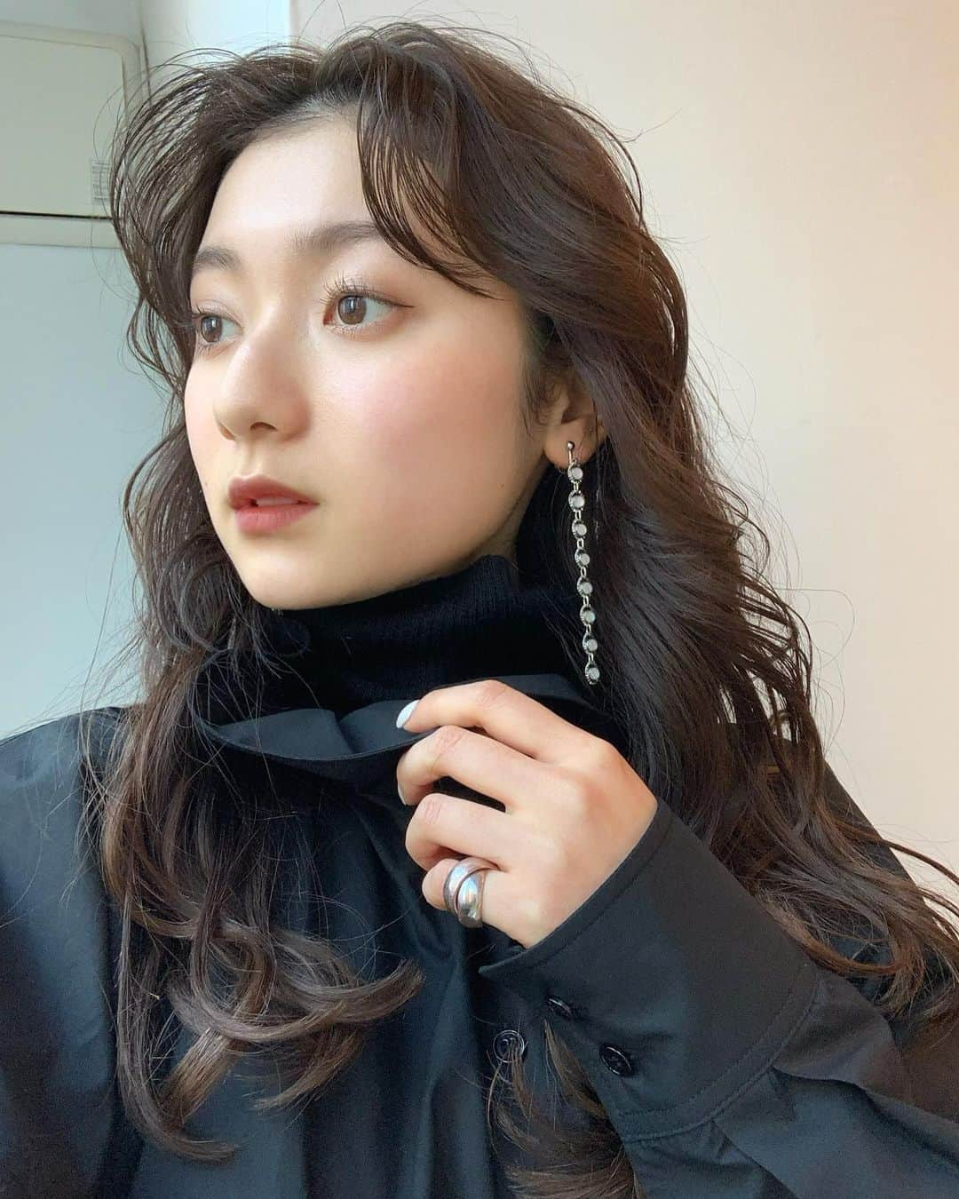 齊藤英里さんのインスタグラム写真 - (齊藤英里Instagram)「おにゅうのイヤリング💎💎 #えりしふく」1月23日 20時52分 - erisaito.official