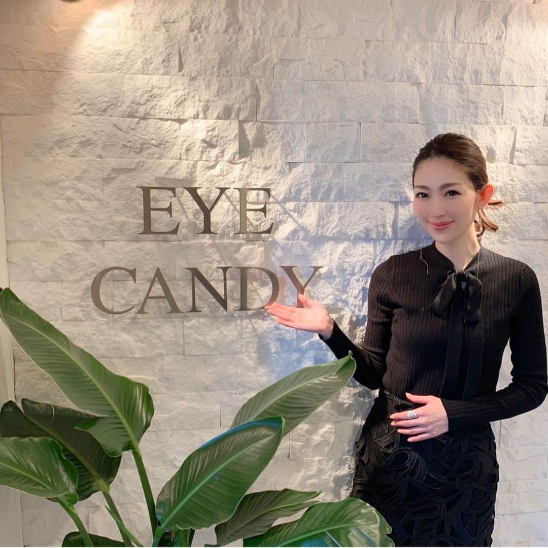 梅野舞さんのインスタグラム写真 - (梅野舞Instagram)「久しぶりの @eyecandyhifu  @eyecandy_omotesando へ  表参道駅近 本格ハイフが 初回が4,400円で施術可能 2回目以降も9,900円で通うことができるサロン♬ 施術後直後から効果を感じられる💕  #eyecandyhifu #eyecandy #ウルトラVハイフ #ハイフ #HIFU #小顔  #リフトアップ #フェイシャル #エステ #美容　#たるみ改善 #小顔効果  #アンチエイジング #beauty#beautycare #instagram#instagramjapan #instagood#instabeauty」1月23日 20時55分 - mai.umeno