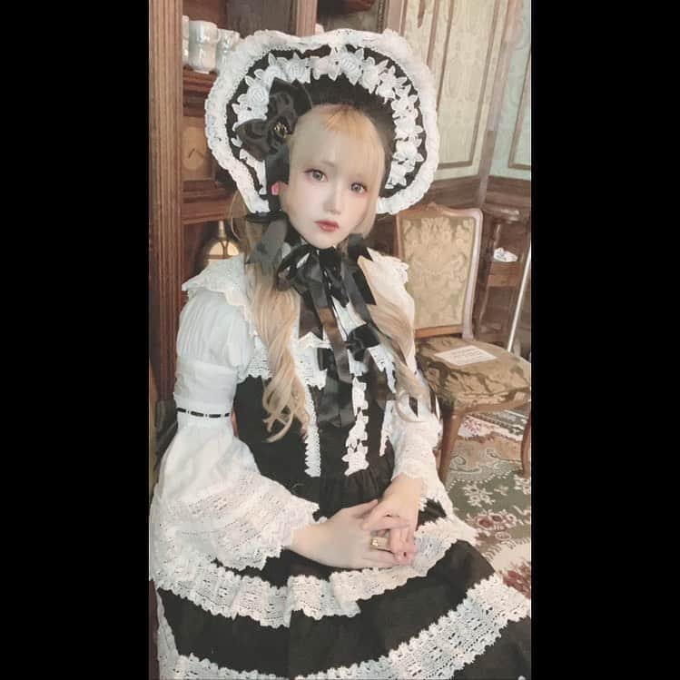 赤木クロのインスタグラム：「ロリィタ🖤 BABYさんのエリザベスJSK  、 、 、 、 、 、 、  #anime #animegirl #animejapan #animeworld #japan #japanesegirl #日本  #comic #cos #cosplay #cosplayer #cosplaygirl #cosplayers #コスプレ #コスプレイヤー  #gravure  #lingerie  #일본여자 #코스프레 #그라비아 #角色扮演遊戲　#lolita #lolitafashion #ロリィタ #ロリィタファッション」