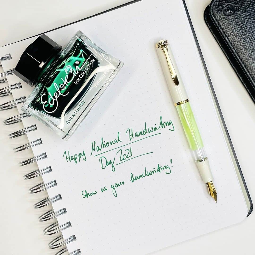 ペリカンさんのインスタグラム写真 - (ペリカンInstagram)「Happy National Handwriting day to our friends in the US! Handwriting continues to be our great passion. :) What do you like most about handwriting and which Pelikan pen are you using today?  #nationalhandwritingday #pelikanpassion #writewithlove」1月23日 21時01分 - pelikan_passion