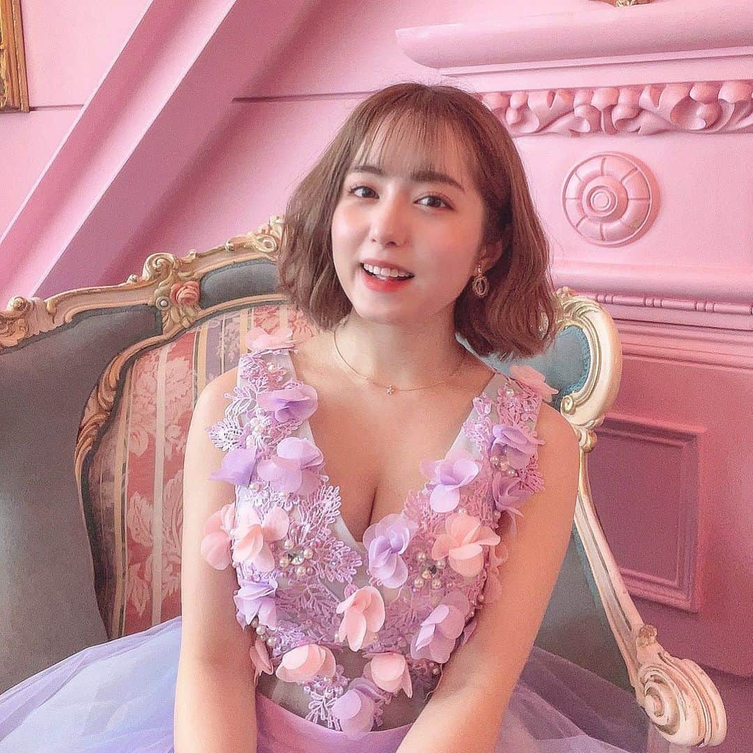 前田美里のインスタグラム：「お姫様気分…🏰💗 . . #土曜日  #撮影会 #モデル #ドレス #フラワードレス  #ショート #make #イエベ #自撮り #ファインダー越しの私の世界 #被写体 #写真好きな人と繋がりたい  #おうち時間 #stayhome #写真 #ヲタク #櫻坂46 #欅坂46 #日向坂46 #フォロー #フォロワー募集中  #japanesegirl #follow #followme #좋아요 #팔로우미 #팔로미 #오오티디 #gravure #flower」