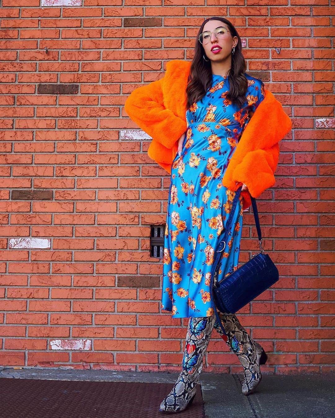 SOPHIA WEBSTERさんのインスタグラム写真 - (SOPHIA WEBSTERInstagram)「Clashing, bold and bootielious! 🧡🦋❤️⁣ ⁣ "The first rule to mixing prints or wearing bold colours is: whatever you wear, wear it with confidence." - @cvazzana 🥰👢⁣ ⁣ #SophiaWebster #SophiaWebsterBoots #MakingitinManhattan」1月23日 21時15分 - sophiawebster