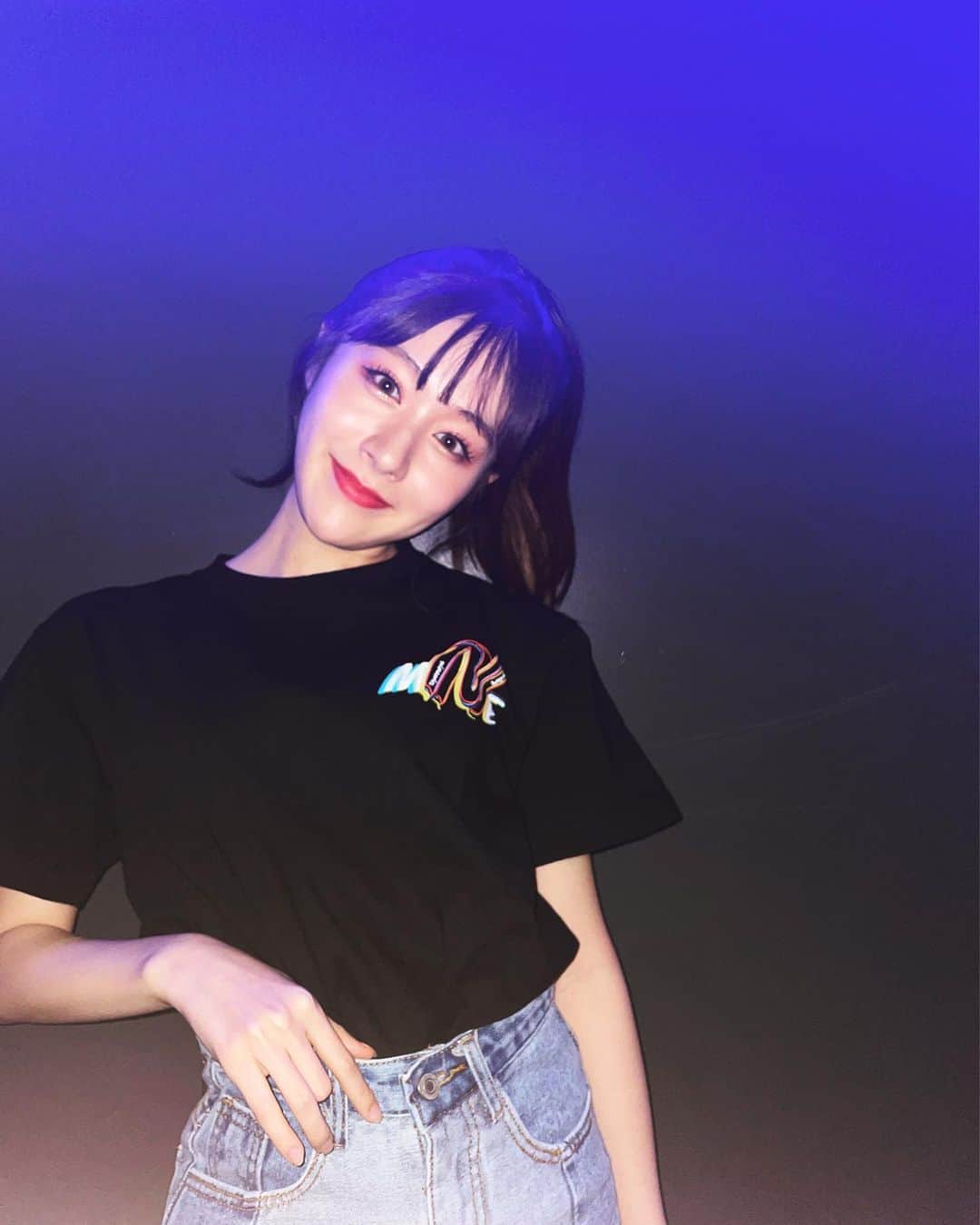 加藤美南のインスタグラム：「MNE tshirt📸📸」