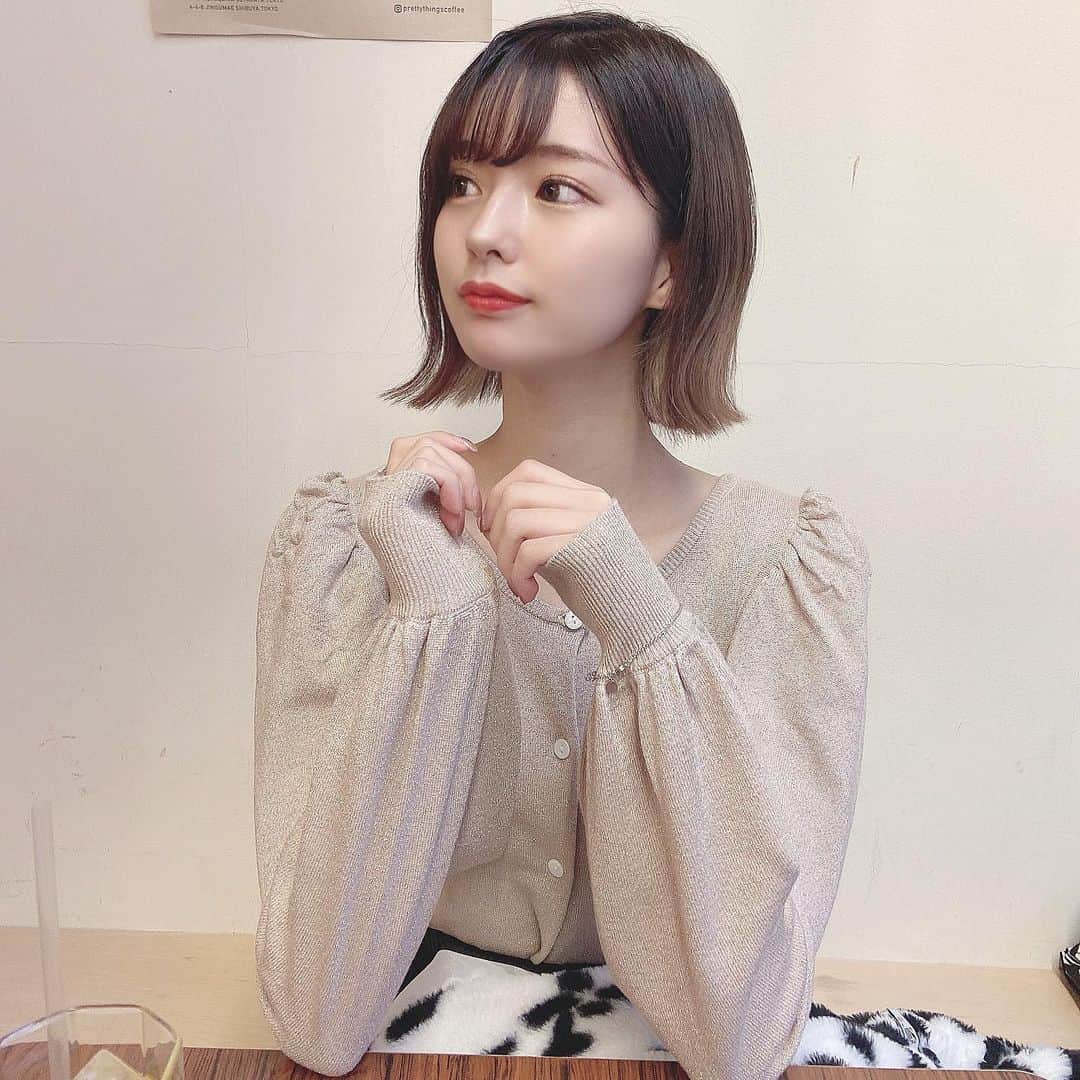 sarimaru(国木田さりまる)のインスタグラム：「珍しく外ハネしてみた❤︎ 寝不足すぎて右目充血してたので横向いて誤魔化してます😋」