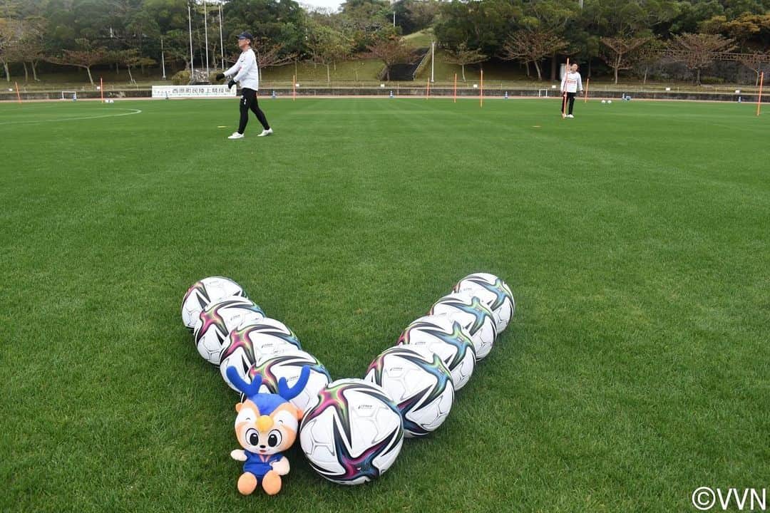 玉田圭司さんのインスタグラム写真 - (玉田圭司Instagram)「23回目のキャンプが始まりました。笑 怪我をしない身体を作ることはもちろん、質の高いトレーニングをするための雰囲気作りを大切にしていきたいです！ 選手のみんな、楽しみながら頑張ろうぜい💪 @vvarennagasaki_official  #長崎 #vvaren #西原町 #サッカーには夢がある」1月23日 21時23分 - keijitamada_official