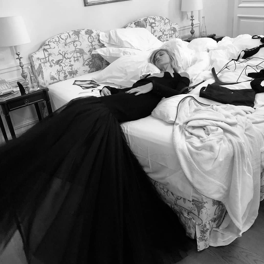 アニヤ・ルービックのインスタグラム：「Cannes 2019 🖤」