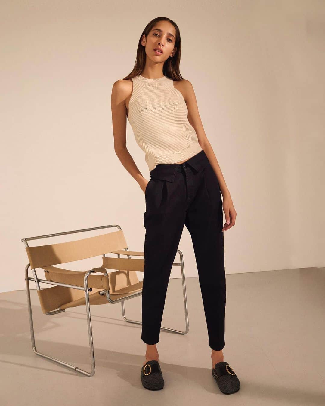 Jブランドのインスタグラム：「Introducing the Fold Over Pleat Front Peg. A more forward version of our favorite peg jean with a fold over waistband and cropped tapered leg」