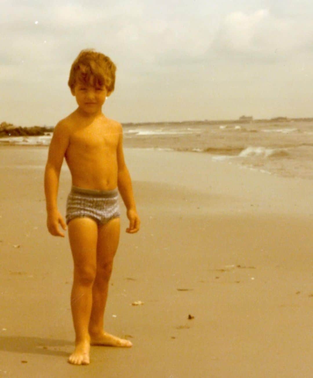 ピーター・ファシネリのインスタグラム：「Little Me. That bathing suit. 😂」