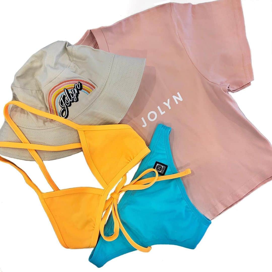 JOLYN Swimwearのインスタグラム：「Bikini + bucket hat + cropped tee = SUMMER OUTFIT SORTED ✔️🏖🌞 // #jolynaustralia」