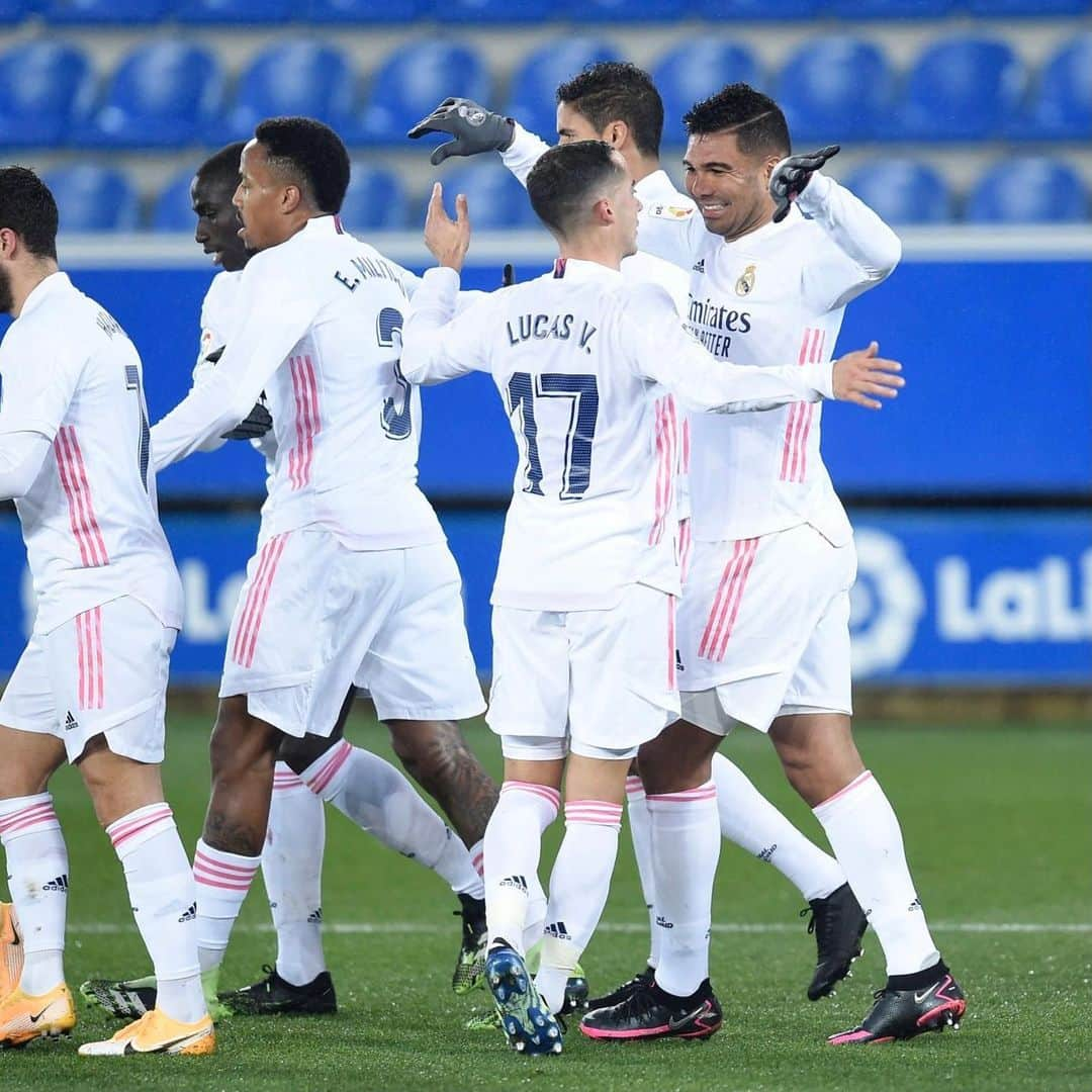 ルーカス・バスケスのインスタグラム：「Muy feliz de volver a ganar 💪 ¡Ahora tenemos que seguir haciéndolo! #HalaMadrid ___  That feeling is back! Very happy to win again 💪 Now, we need to keep doing it! #RMLiga」