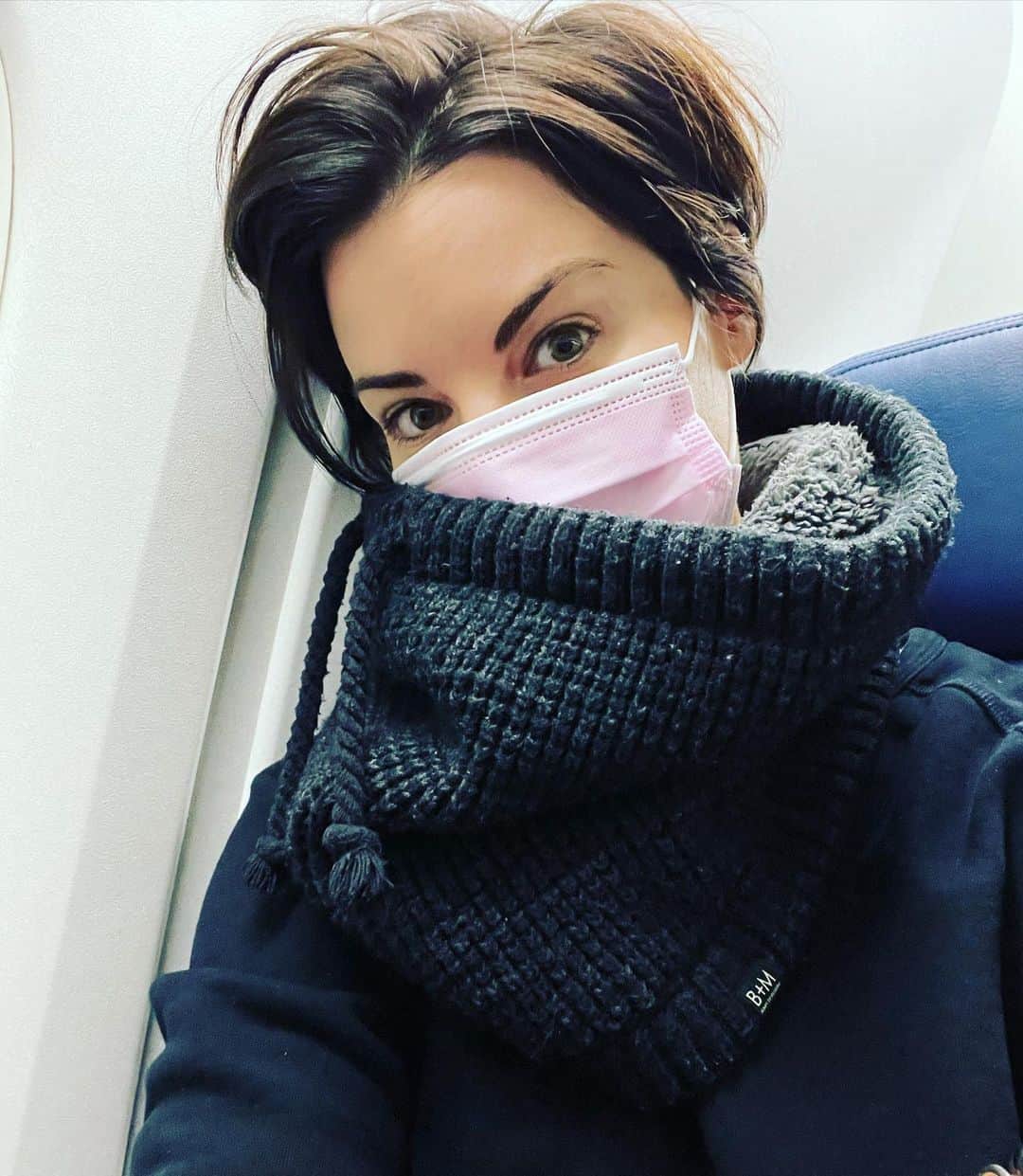 ジェイミー・アレクサンダーのインスタグラム：「Off to the land down under ✈️ #sydney ⚔️🇦🇺」
