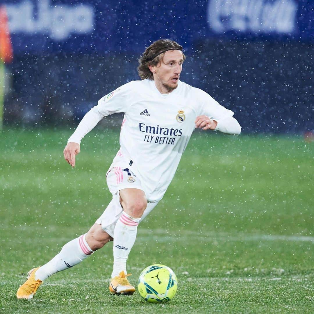 ルカ・モドリッチさんのインスタグラム写真 - (ルカ・モドリッチInstagram)「Back to winning ways! ⚽️💪🏻🙏🏻 #HalaMadrid」1月24日 7時48分 - lukamodric10