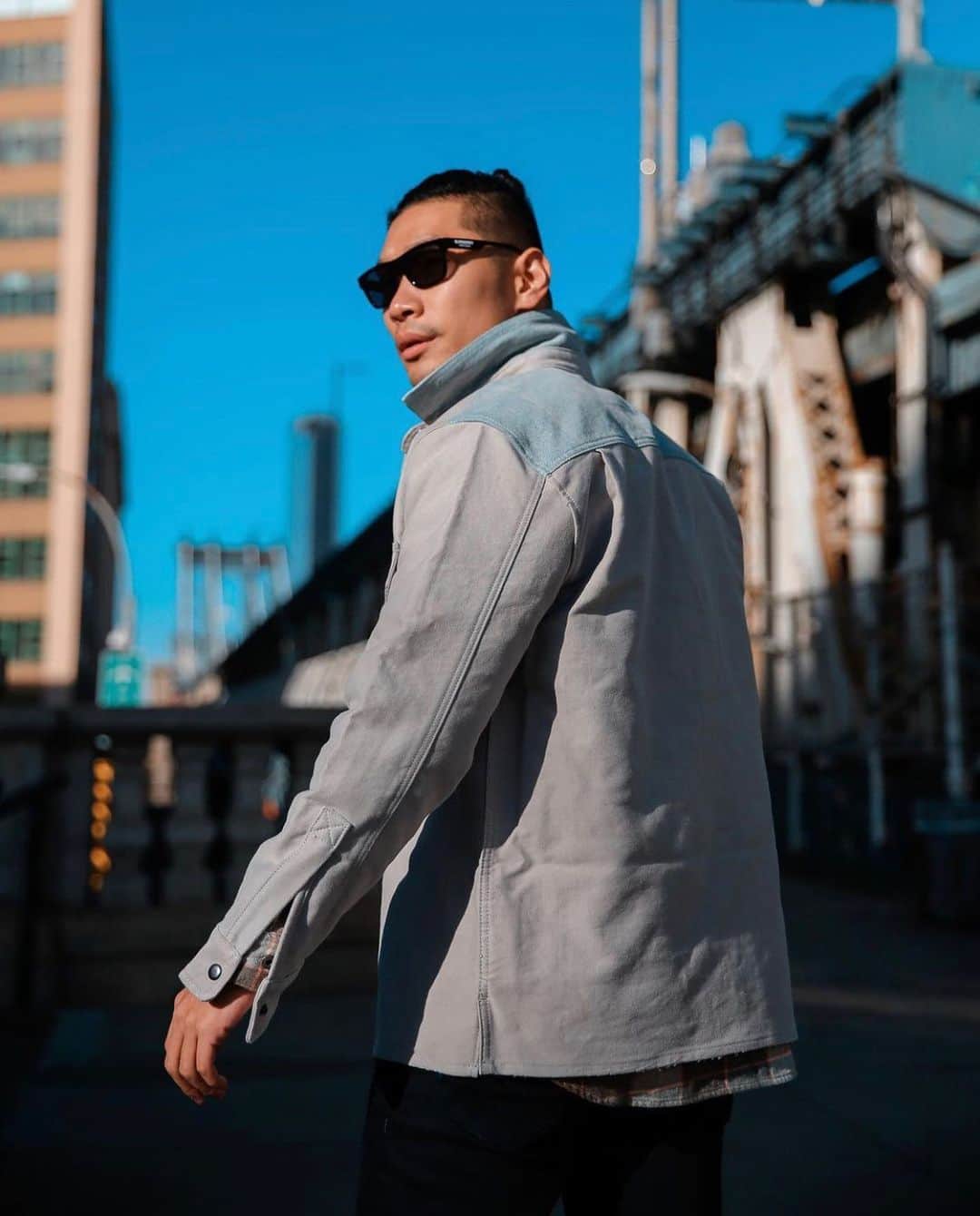 ハドソンのインスタグラム：「Shirt/Jacket/All-Around Perfect layering piece for crisp days.」