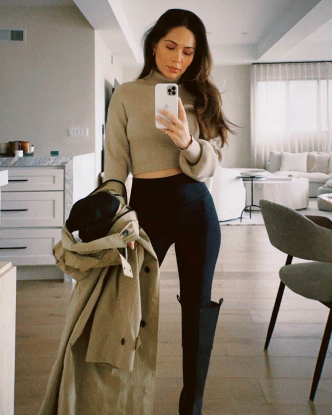 Marianna Hewittのインスタグラム：「rainy day in la 🌧」