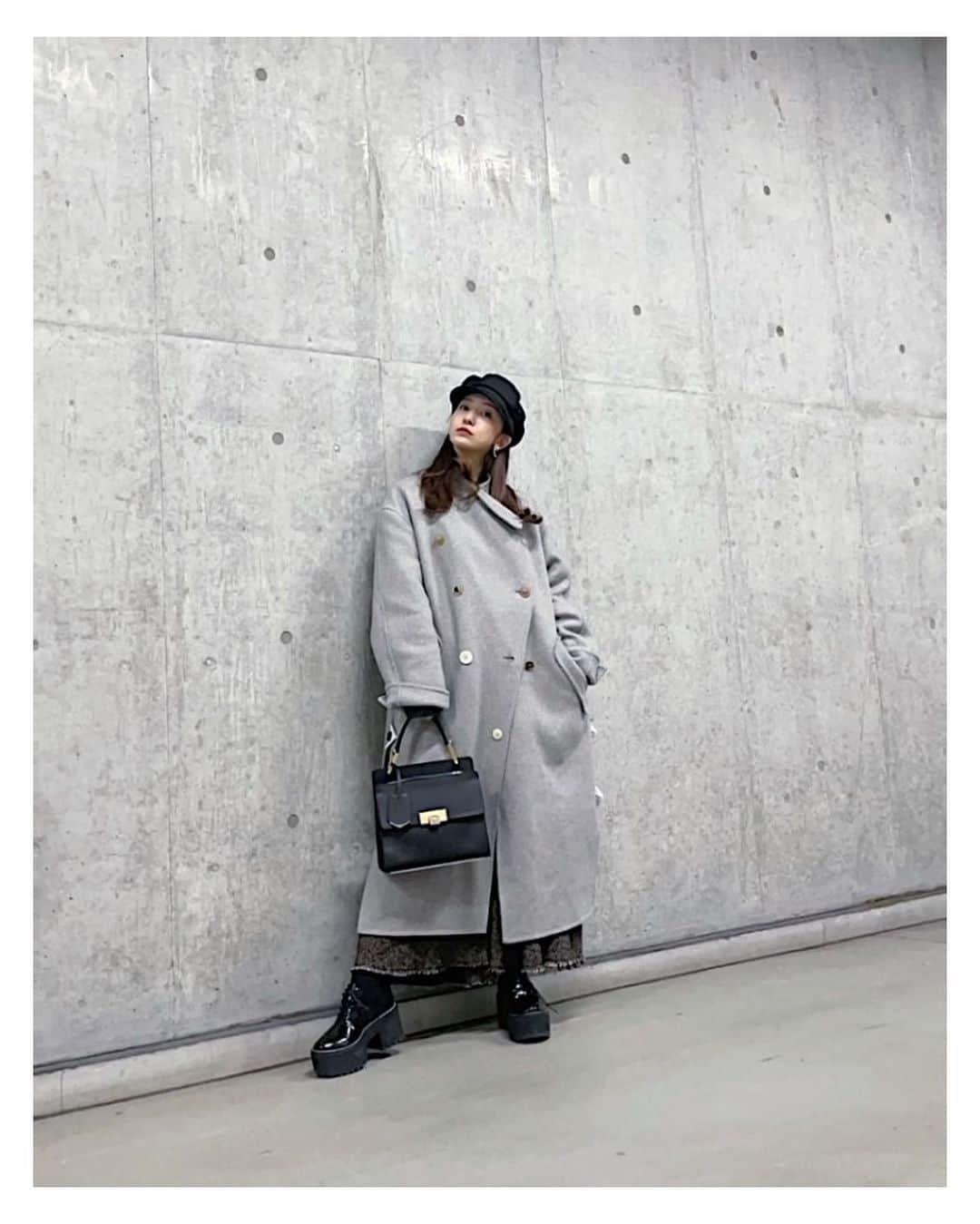 板野友美さんのインスタグラム写真 - (板野友美Instagram)「👗👠 #coat @_irene__official_  #bag  @balenciaga  #shoes  @chanelofficial  #ootd #fashion」1月23日 23時25分 - tomo.i_0703
