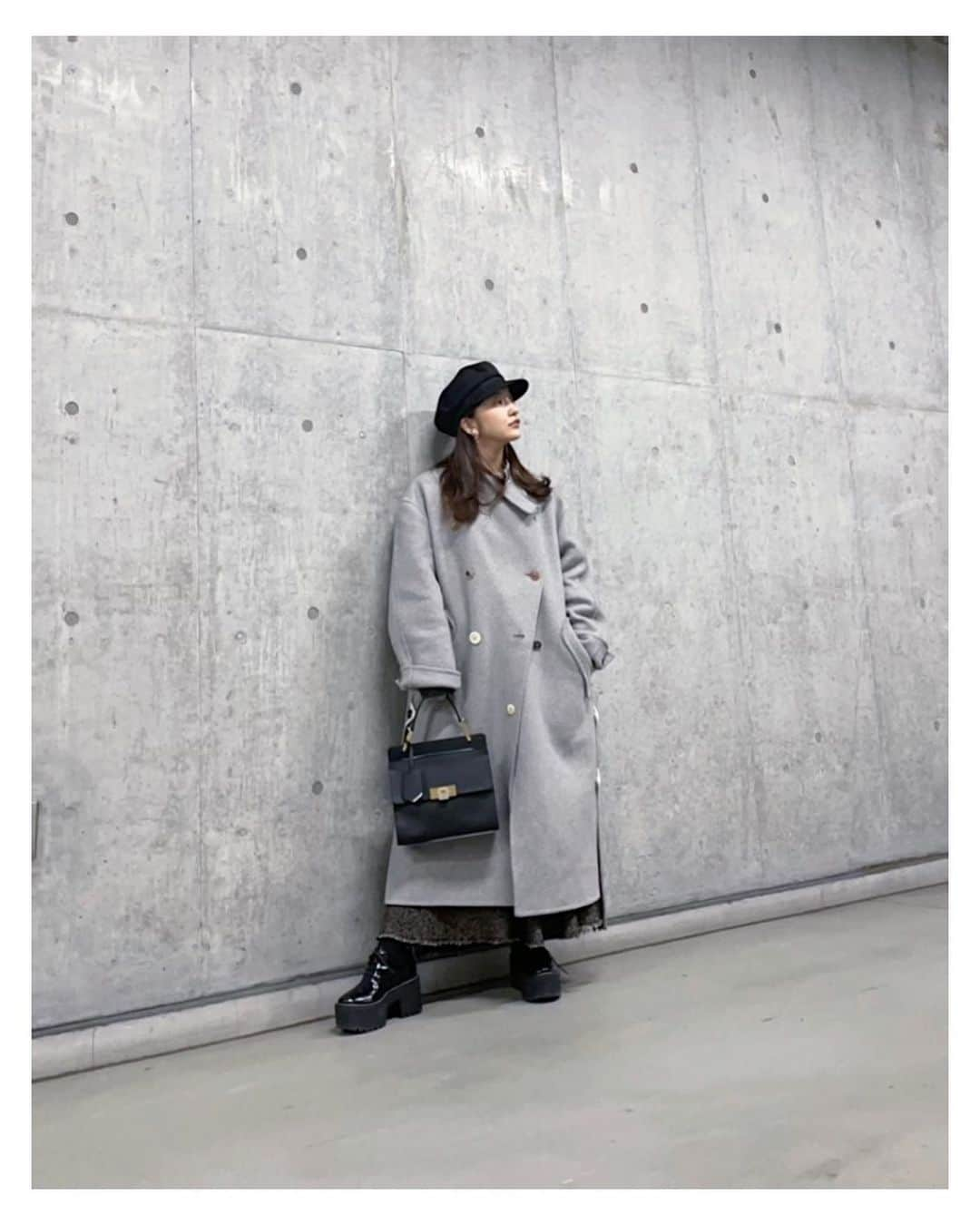 板野友美さんのインスタグラム写真 - (板野友美Instagram)「👗👠 #coat @_irene__official_  #bag  @balenciaga  #shoes  @chanelofficial  #ootd #fashion」1月23日 23時25分 - tomo.i_0703