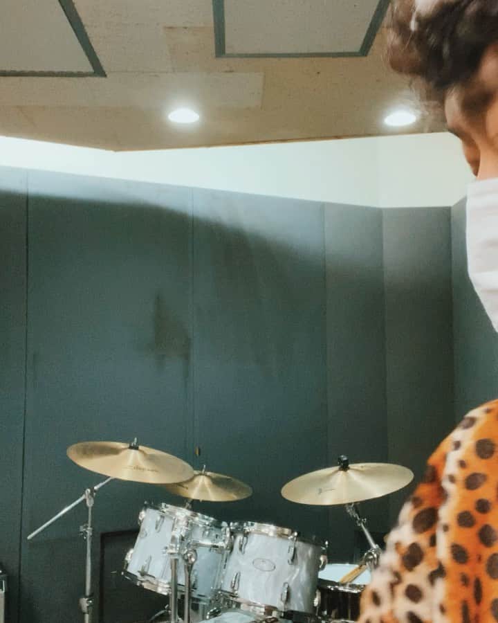 小野武正のインスタグラム：「Maybe it's drums...  #わしつなぎ #drums」