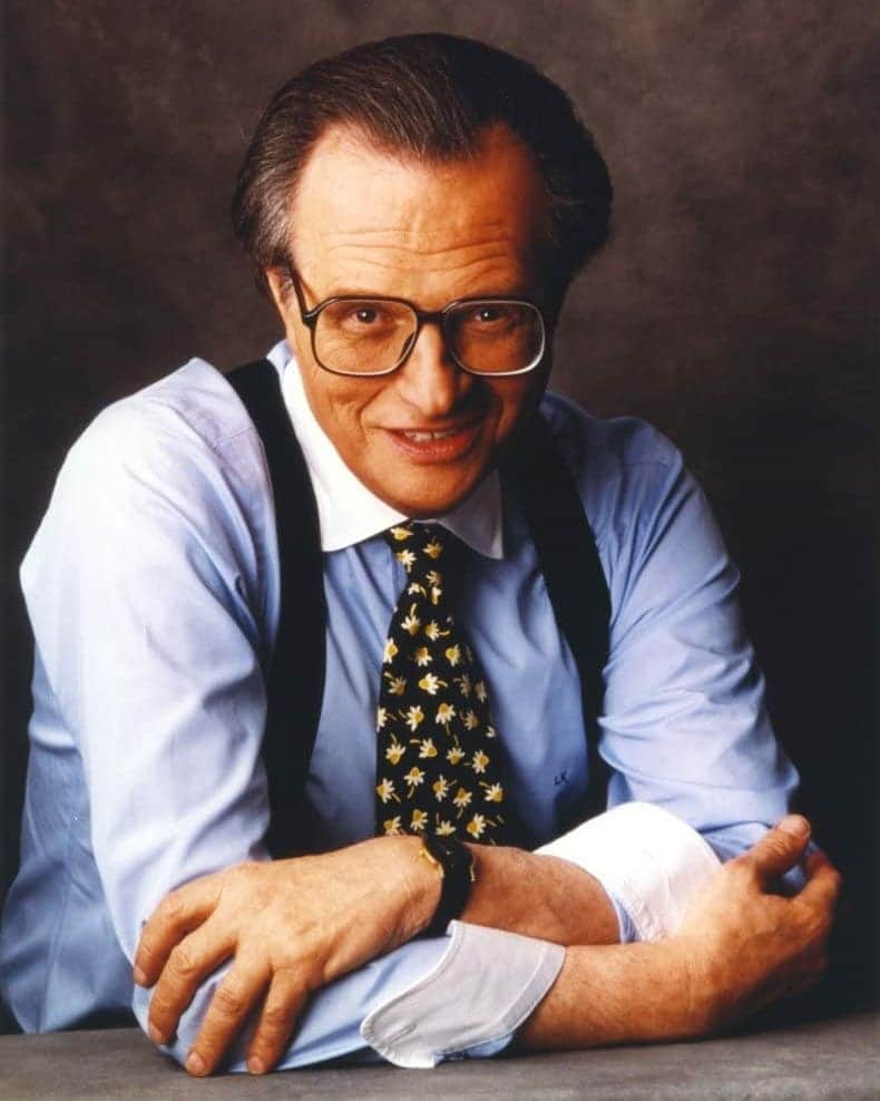 Portrait|Life|Fashion|Faceのインスタグラム：「Selection by  @unsalsicilli R.I.P. Larry King @larrykingnow 🖤 ━━━━━━━━━━━━━━━━━━━ #RIP Larry King 🙏 #larryking  Larry King was pronounced dead on Saturday morning. Chance, his son confirmed his death at 87 years old.  A statement was found on his verified Facebook page.   "With profound sadness, Ora Media announces the death of our co-founder, host and friend Larry King, who passed away this morning at age 87 at Cedars-Sinai Medical Center in Los Angeles," the statement said. "For 63 years and across the platforms of radio, television and digital media, Larry's many thousands of interviews, awards, and global acclaim stand as a testament to his unique and lasting talent as a broadcaster." ━━━━━━━━━━━━━━━━━━━ Team #portraitmood Founder @humanistagram  ━━━━━━━━━━━━━━━━━━━」