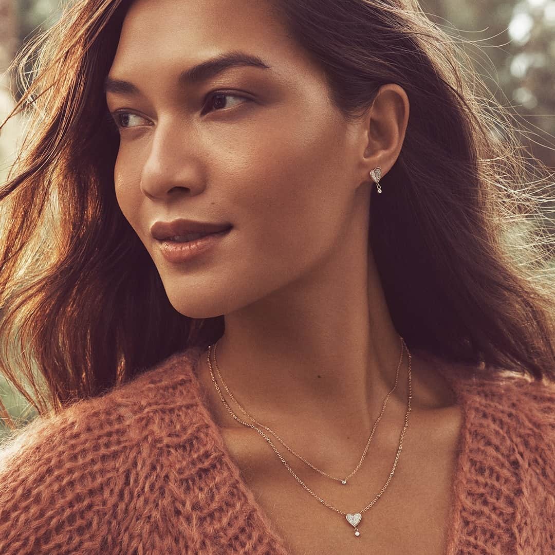 fossilさんのインスタグラム写真 - (fossilInstagram)「Say hello to our new jewelry arrivals—perfect for layering and sharing the love.」1月24日 0時00分 - fossil