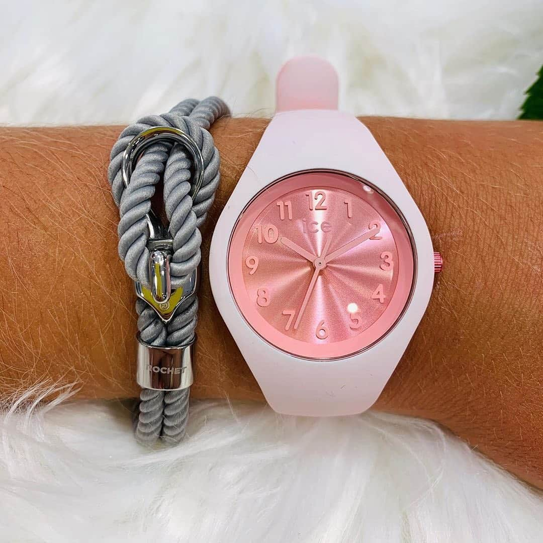 アイスウォッチさんのインスタグラム写真 - (アイスウォッチInstagram)「Colour your winter with the ICE glam colour 💖🤩 (📸 @guiguin.artisan.bijoutier) #icewatch #changeyoucan #iceglamcolour #style #cocooning #happiness #pink #lifestyle #women #chic」1月24日 0時01分 - icewatch