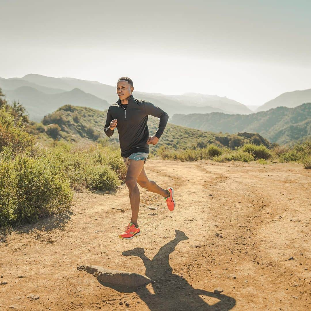 サッカニーさんのインスタグラム写真 - (サッカニーInstagram)「Make every run a winner. ⁣ ⁣ Your feet will be thanking you.⁣ ⁣ #Triumph18 #RunForGood」1月24日 0時12分 - saucony