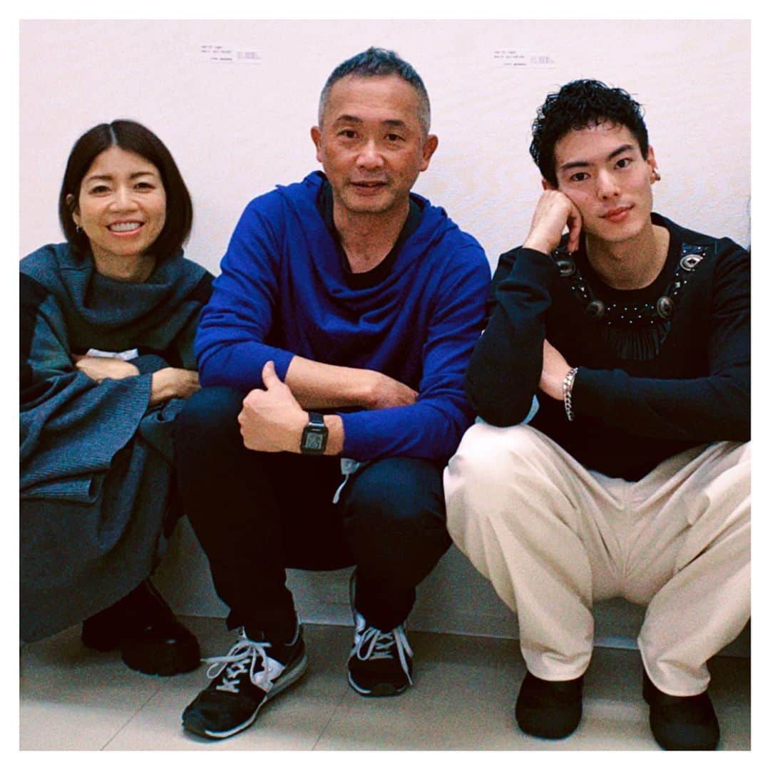 Taki Tanakaさんのインスタグラム写真 - (Taki TanakaInstagram)「先日伺った 舞山秀一写真展「Sign」 2021年1月15日(金)ー24日(日)開催 13時-19時  背中の開いた#ヌメロヴェントゥーノ  のニットを着たたっくん@takuma_iwasaki の写真 とてもかっこよかった♡  #ootd #outfitoftheday #outfit  #TakumaIwasaki in @numeroventuno  tops,pants #N21 #numeroventuno   #岩崎拓馬 #舞山秀一   #はなえちゃんありがとう   #izastagram」1月24日 0時09分 - tanakataki