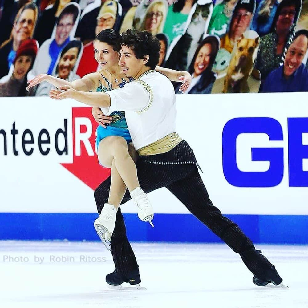 アマンダ・エボラさんのインスタグラム写真 - (アマンダ・エボラInstagram)「Kudos to you, Valentina and Max ending your season as the Bronze Medalists at the US Championships Junior Pair event! 🥉⛸👏🏻  A season where we are reminded to count our blessings, it is your faith and trust in the process I am most impressed by you two.  May you look back on this season and be in awe at the journey you have chosen.  #MiamitoMichigan #FacetimeLessons #ZoomBallet #TBSA #ArcticEdge #PairInitiative #NashvilleTraining #PuppyAxl #CampfireWeekends #AmazingAwaits #USChamps21」1月24日 0時53分 - acevora84