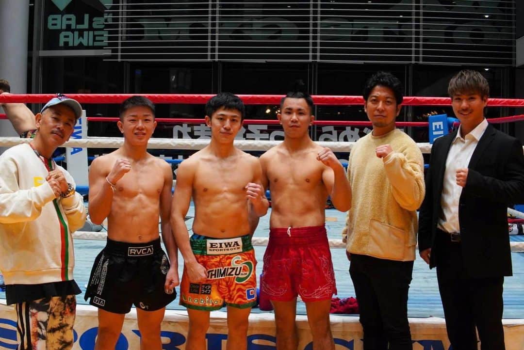 佐々木洋平のインスタグラム：「今日はエイワスポーツジムで 名高選手の撮影📷  #bom #ムエタイ  #エイワスポーツジム」