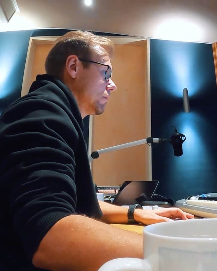 Armin Van Buurenのインスタグラム：「The A State Of Trance 1000 - Celebration Mix was another challenging project, but I'm super happy with the result and can't wait to share it with you all! Be among the first to check it out, pre-order / pre-save it via the #linkinbio」