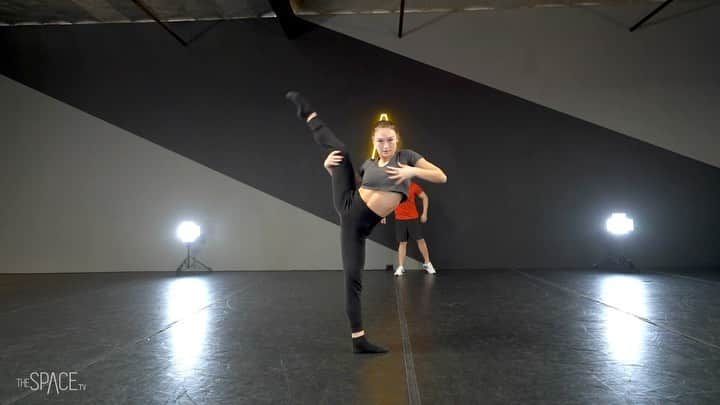 オータム・ミラーのインスタグラム：「Body language @thespacetv choreography @markmeismer 💥」