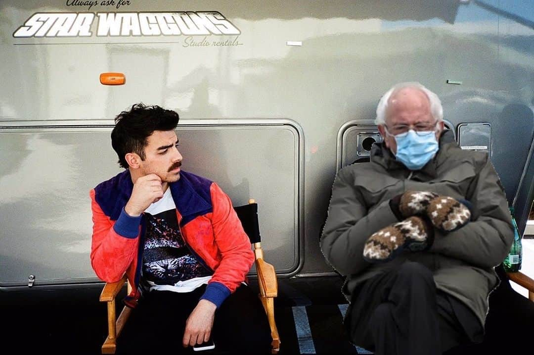 ジョー・ジョナスさんのインスタグラム写真 - (ジョー・ジョナスInstagram)「I hope this is still a trend.」1月24日 1時51分 - joejonas